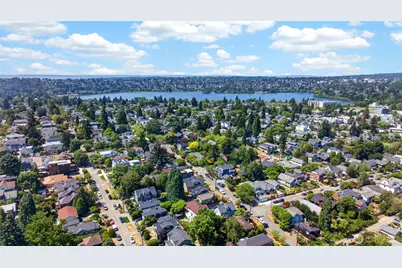 409 NE 60th Street, Seattle, WA 98115 - Photo 4
