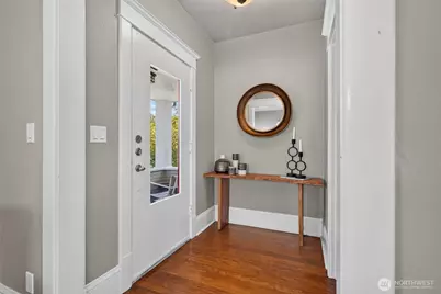 409 NE 60th Street, Seattle, WA 98115 - Photo 8