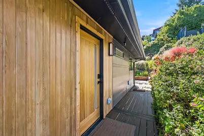 425 26th Avenue E, Seattle, WA 98112 - Photo 2