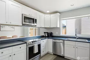 1430 SW 352nd Ct, Federal Way, WA 98023 - Photo 10