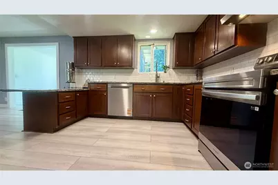 22045 Peter Grubb Road SE, Renton, WA 98058 - Photo 10
