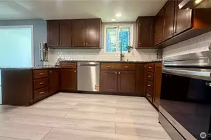 22045 Peter Grubb Rd SE, Renton, WA 98058 - Photo 10