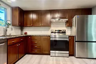 22045 Peter Grubb Rd SE, Renton, WA 98058 - Photo 8