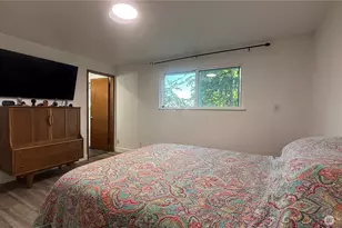 22045 Peter Grubb Rd SE, Renton, WA 98058 - Photo 16