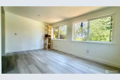 22045 Peter Grubb Road SE, Renton, WA 98058 - Photo 14