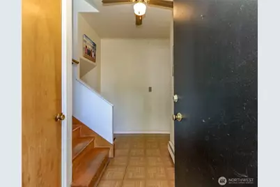 2633 Lake Youngs Court SE, Renton, WA 98058 - Photo 2