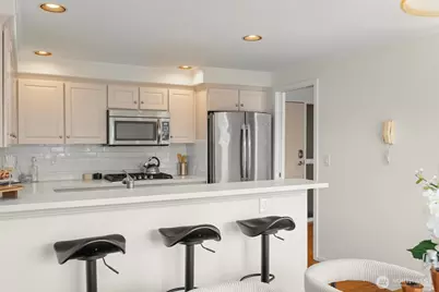 2167 Dexter Avenue N #402, Seattle, WA 98109 - Photo 12