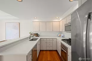 2167 Dexter Ave N, Seattle, WA 98109 - Photo 8