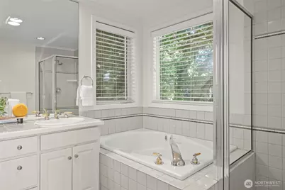 2167 Dexter Avenue N #402, Seattle, WA 98109 - Photo 18