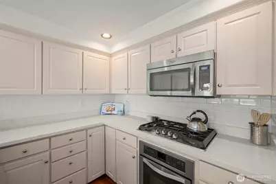 2167 Dexter Avenue N #402, Seattle, WA 98109 - Photo 10