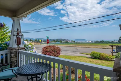 2402 J Avenue, Anacortes, WA 98221 - Photo 2