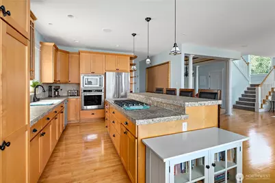 2402 J Avenue, Anacortes, WA 98221 - Photo 14