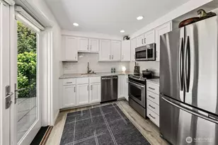 8623 30th Ave NE, Seattle, WA 98115 - Photo 6