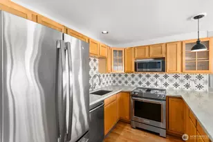 150 Melrose Ave E, Seattle, WA 98102 - Photo 12