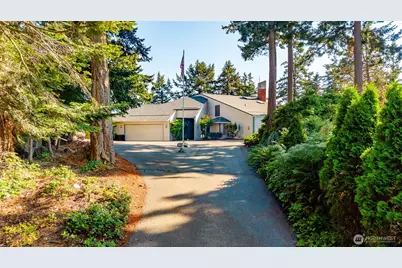 733 Tillamuk Drive, La Conner, WA 98257 - Photo 2