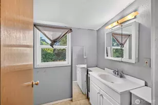 804 Crescent Dr, Grandview, WA 98930 - Photo 12