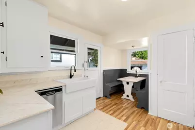 410 N 46th Street, Seattle, WA 98103 - Photo 10