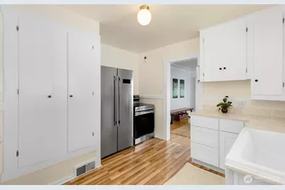 410 N 46th Street, Seattle, WA 98103 - Photo 12