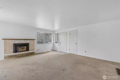 533 N 104th #B, Seattle, WA 98133 - Photo 4