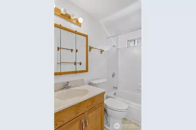 533 N 104th #B, Seattle, WA 98133 - Photo 12