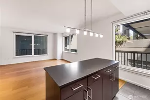 76 Cedar St, Seattle, WA 98121 - Photo 10