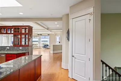 1518 S 5th Place, Renton, WA 98057 - Photo 2