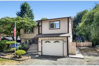 3203 NE 195th St, Lake Forest Park, WA 98155 - Photo 2