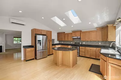 3203 NE 195th St, Lake Forest Park, WA 98155 - Photo 6
