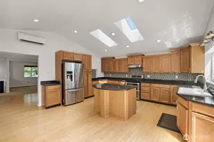 3203 NE 195th St, Lake Forest Park, WA 98155 - Photo 6