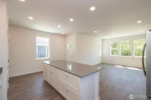 1917 W 10th St, Port Angeles, WA 98363 - Photo 14