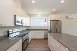 1911 W 10th St, Port Angeles, WA 98363 - Photo 12