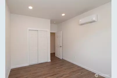 1911 W 10th St, Port Angeles, WA 98363 - Photo 18
