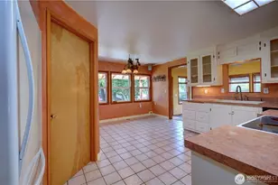 1325 23rd Ave SW, Puyallup, WA 98371 - Photo 8