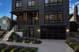 2545 36th Ave W, Seattle, WA 98199 - Photo 1