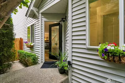 7023 Autumn Avenue SE, Snoqualmie, WA 98065 - Photo 2