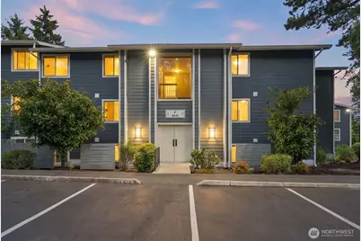 4641 W Lake Sammamish Parkway SE #F305, Issaquah, WA 98027 - Photo 2