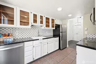 4641 W Lake Sammamish Parkway SE, Issaquah, WA 98027 - Photo 10