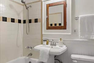 1640 18th Ave, Seattle, WA 98122 - Photo 18