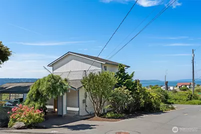 303 Church Avenue, Mukilteo, WA 98275 - Photo 2