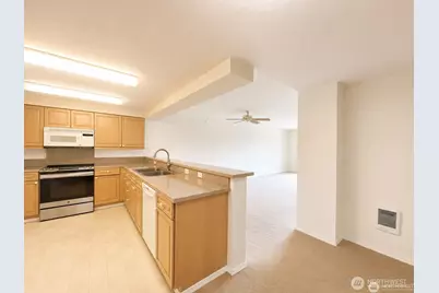 15020 Bothell Way NE #204, Lake Forest Park, WA 98155 - Photo 4