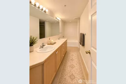 15020 Bothell Way NE #204, Lake Forest Park, WA 98155 - Photo 14