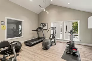 11309 NE 128th St, Kirkland, WA 98034 - Photo 24
