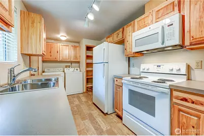 22415 95th Avenue SE #B, Woodinville, WA 98077 - Photo 12