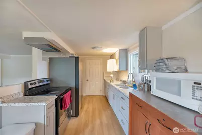 18929 Highway 99, Lynnwood, WA 98036 - Photo 12