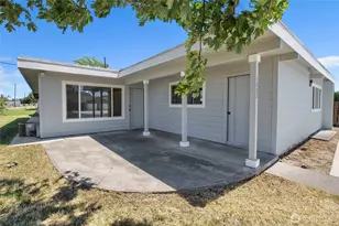1003 S Evergreen Dr, Moses Lake, WA 98837 - Photo 2