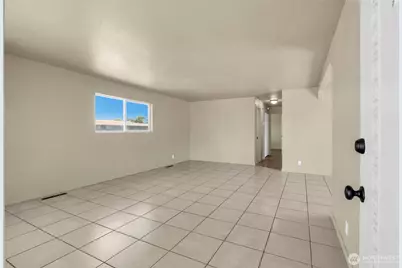 1003 S Evergreen Drive, Moses Lake, WA 98837 - Photo 16