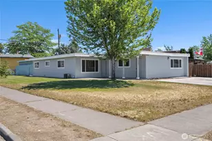 1003 S Evergreen Dr, Moses Lake, WA 98837 - Photo 1