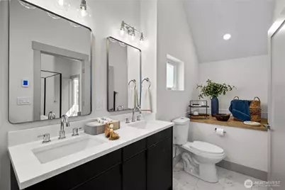 2935 39th Avenue SW, Seattle, WA 98116 - Photo 14