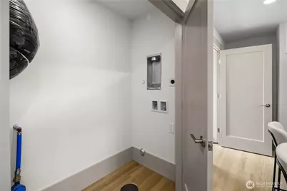 2935 39th Avenue SW, Seattle, WA 98116 - Photo 10
