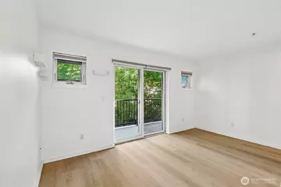 12345 Roosevelt Way NE #306, Seattle, WA 98125 - Photo 8